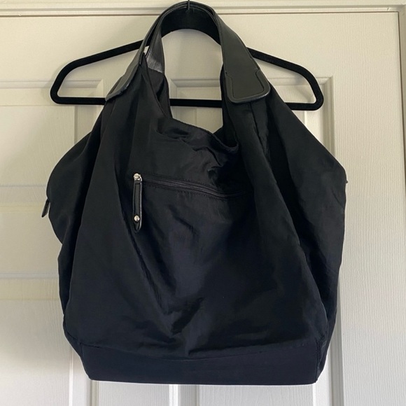 HOBO International | Black Victorian Nylon Large Hand Travel Shoulder Bag - Picture 2 of 10